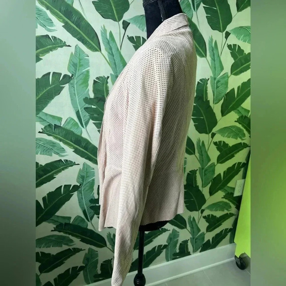 Cigno Nero Women’s Nude tan dye cut leather Blazer Jacket Size 38 fits Small - Picture 5 of 8